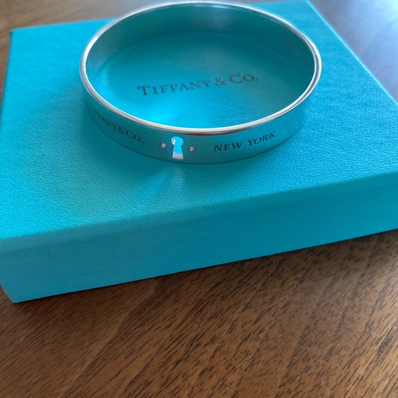 Tiffany & Co Silver Locks 2 Diamond Keyhole  Bangle - Picture 1 of 3